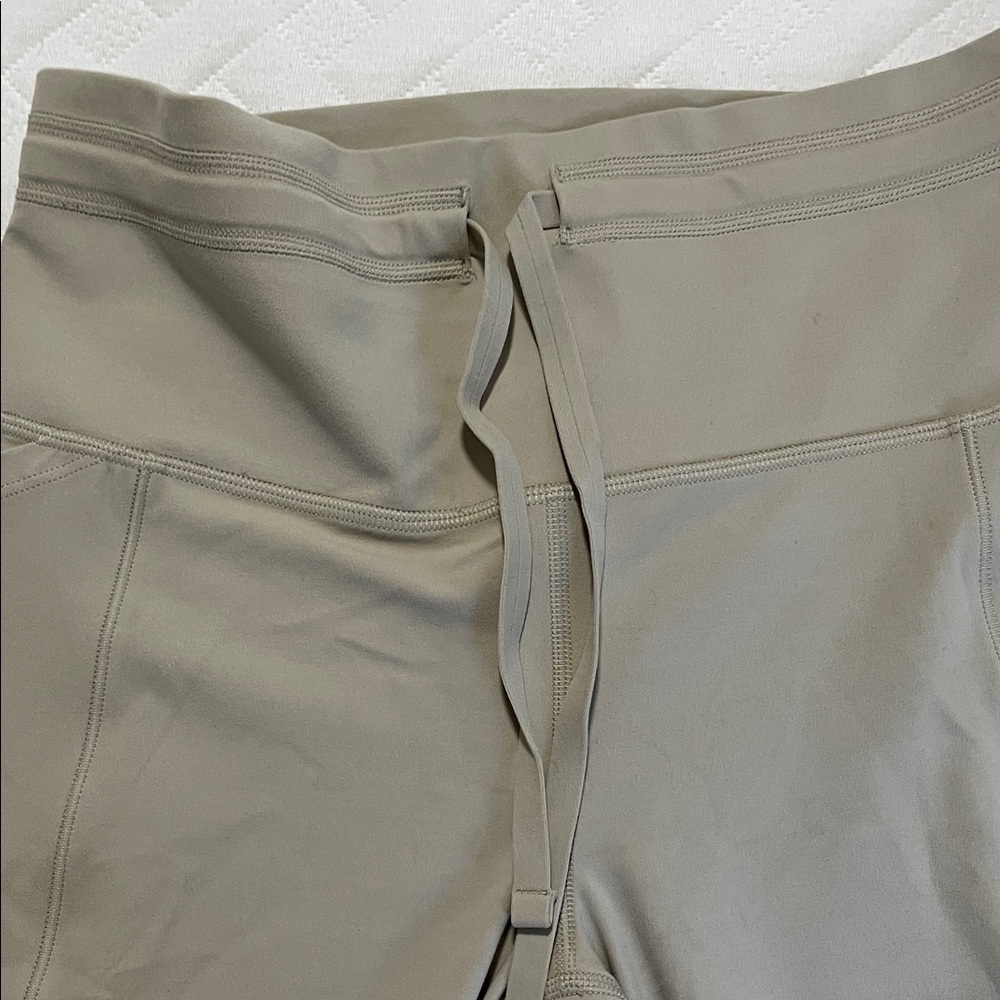 Athlete  solution Cargo Tight Cream High-Waisted Leggings - Picture 6 of 7